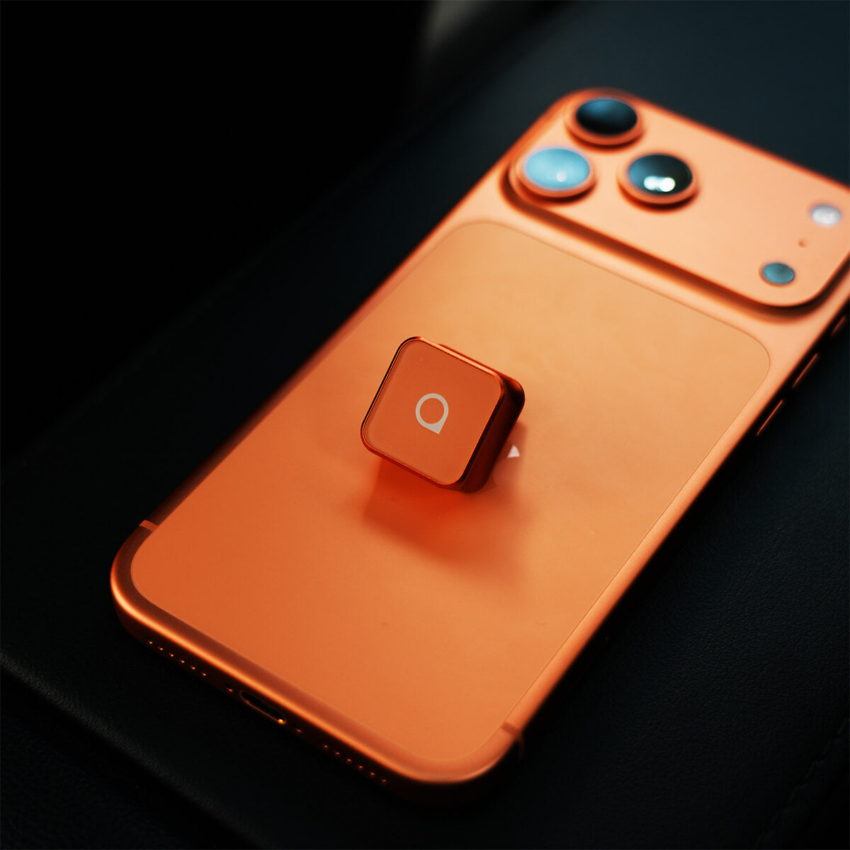 Ottocast Mini Cube 3.0 – محوّل لاسلكي لـ CarPlay وAndroid Auto